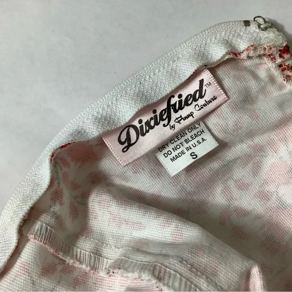 Dixifried Pinup Couture Red And White Floral Print Wiggle Dress - Picture 4 of 4